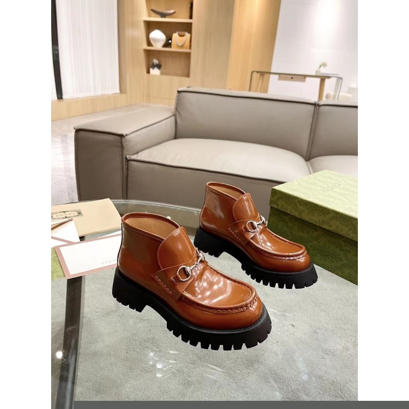 G*u*i leather shoes